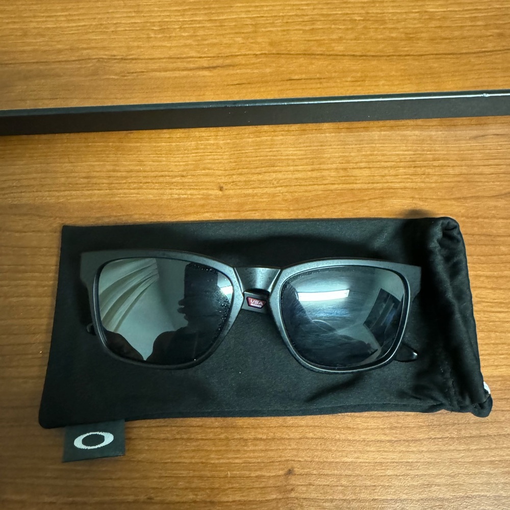 Oakley catalyst